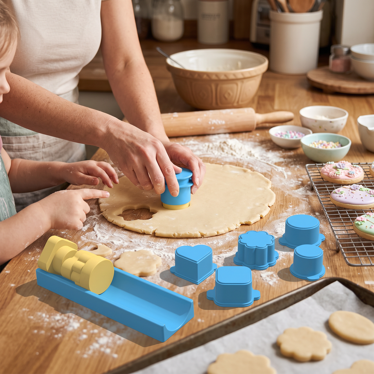 Cake Pop Mold Set lifestyle