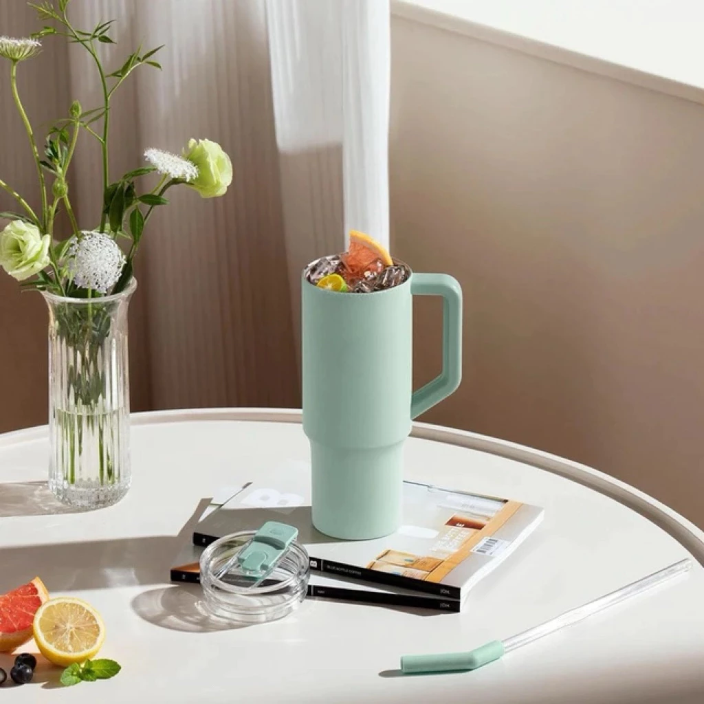 Tumbler with Handle and Straw