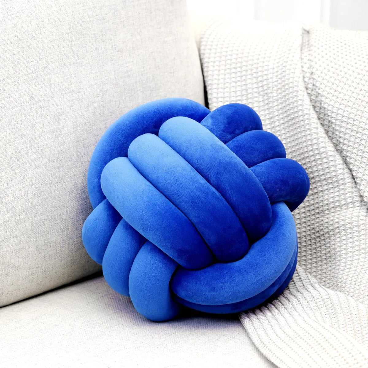 Decorative Knot Pillow Ball
